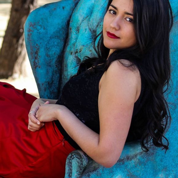 Meet your Posher, Angelina - Picture 1 of 1